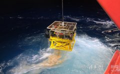 自动化系牵头研制的深海可控式可视采样器西太